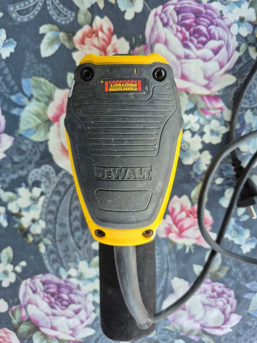 Szlifierka oscylacyjna mimośrodowa DEWALT