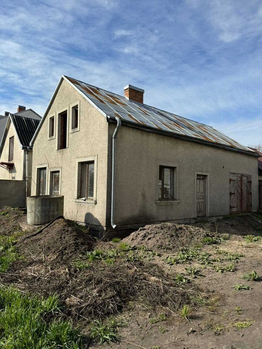 Будинок та земельна ділянка 7,8 сот., м. Жовква