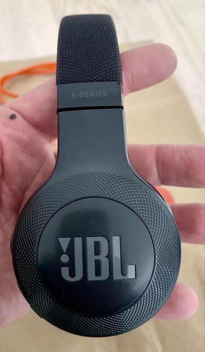 Auscultadores Bluetooth JBL E45 BT - Preto
