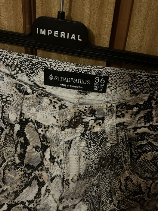 Calças largas Tigress Stradivarius,novas,tamanho 36