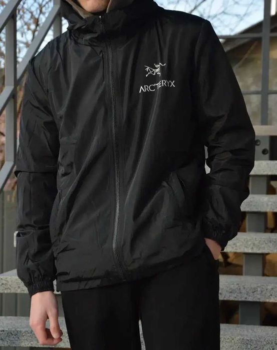 Чоловіча куртка чорна Arcteryx весняна Куртка Арктерикс з капюшоном