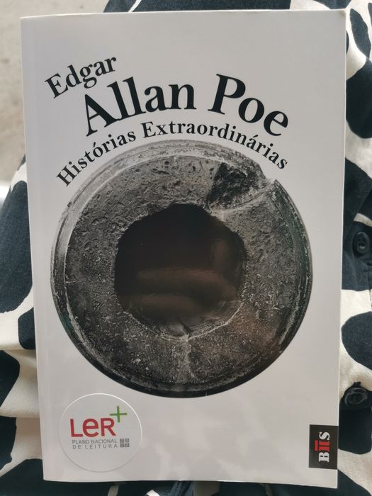 Livro Histórias Extraordinárias de Edgar Allan Poe