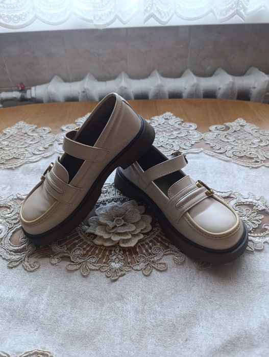 Продам дитячі туфлі