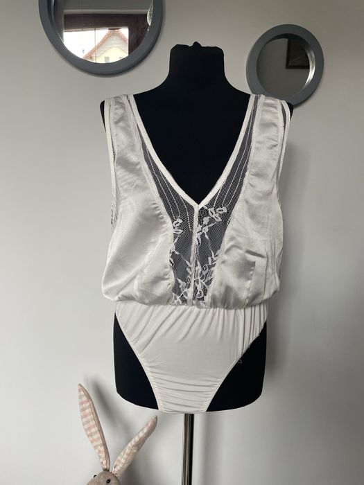 Body  prettylittlething rozm 40