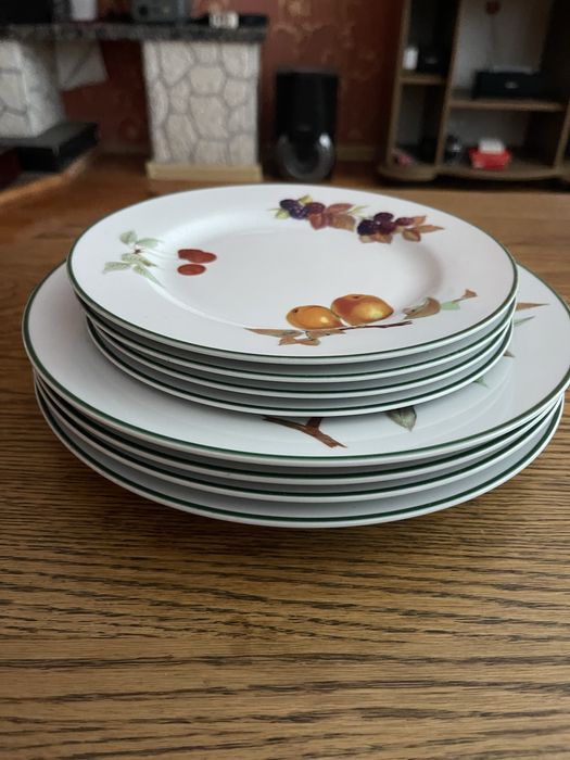 Набір тарілок Royal Worcester