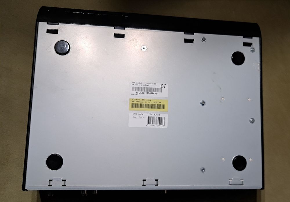 Dekoder nbox HDTV recorder wraz z pilotem