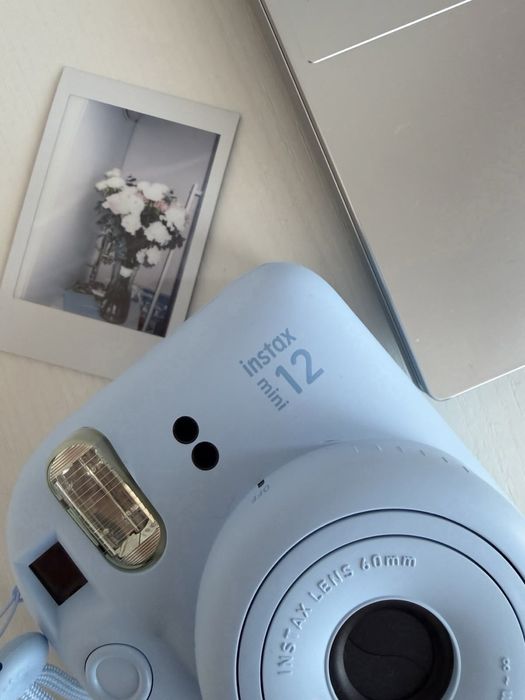 продам instax 12 mini
