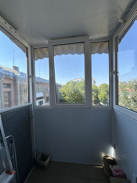 Продается 4 кк сталинка в самом Центре! 2 яруса!