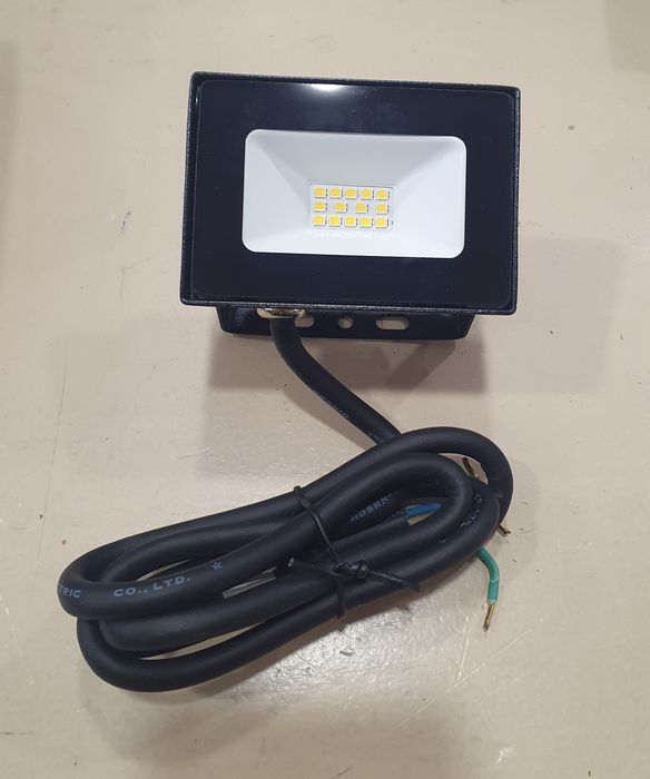 Led externo 10W 5000K IP 65 -KERBL