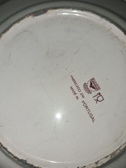 Dois pratos,um raso,um sopa,loiça antiga