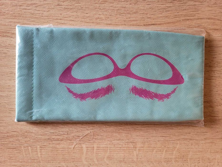 Etui na okulary firmy NYX