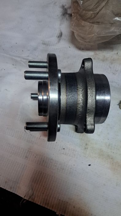 Ступица с подшипником субару аутбек легаси bp b13 outback subaru legac