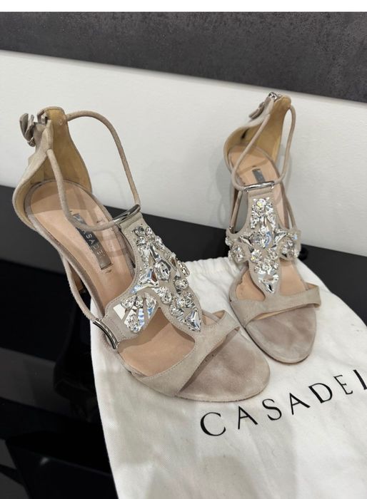 Sandały beżowe Casadei