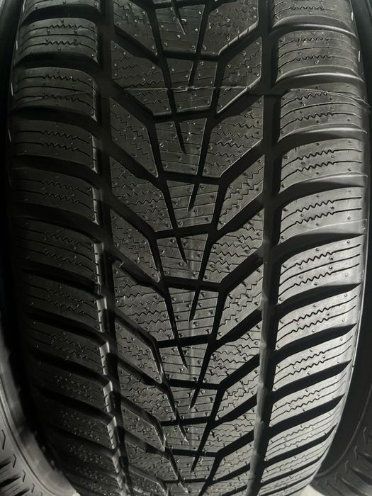 235/55/19 R19 Hankook Winter I&Cept Evo3 4шт нові зима