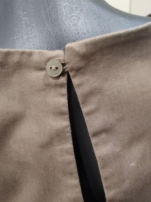 Sukienka w kolorze khaki