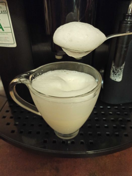 Ekspres ciśnieniowy DeLonghi Caffe Corso Esam2600 czarny