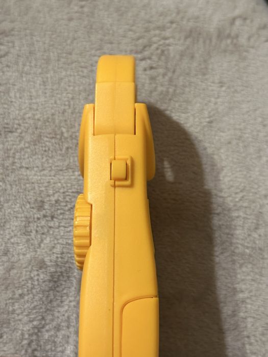 Cyfrowy miernik cęgowy / multimetr