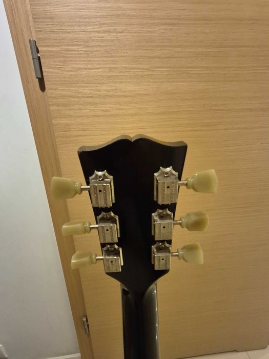 Gibson les paul studio 2009 + case