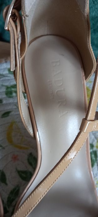 Szpilki nude sandałki rozm 39