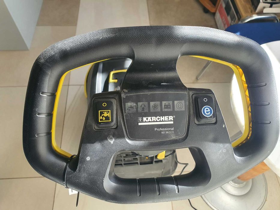 Profesjonalna szorowarka Karcher BD 38/12 C