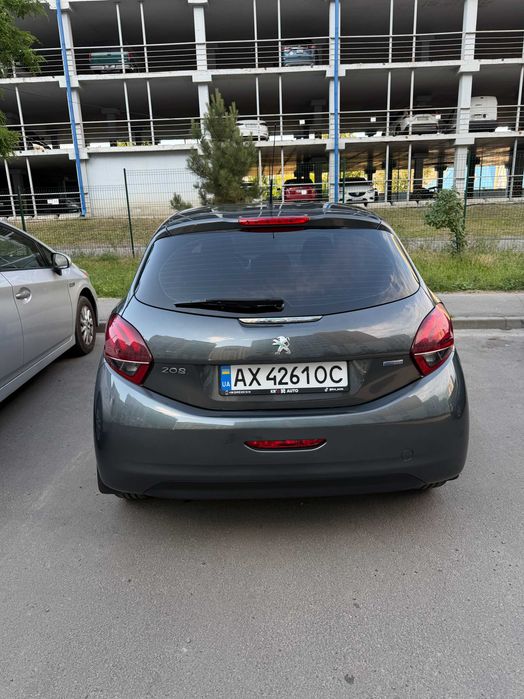 Peugeot 208 2016 Продам