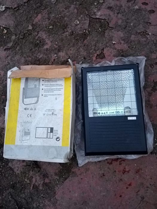 Фонар прожектор.