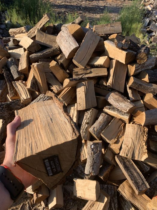 Дрова от 2000грн,Продам дрова,рубаные, метровые Дуб,Акация,Ясень