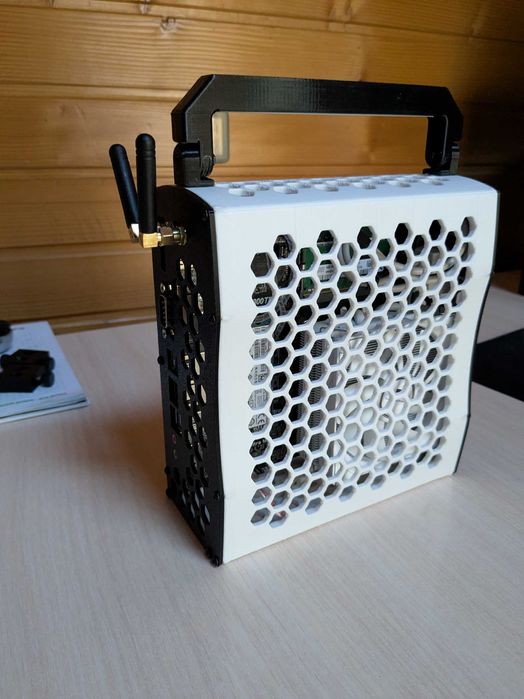 Компактний ПК AMD Ryzen 3 PRO 4350G / 8GB DDR4 / 128GB M2 SSD