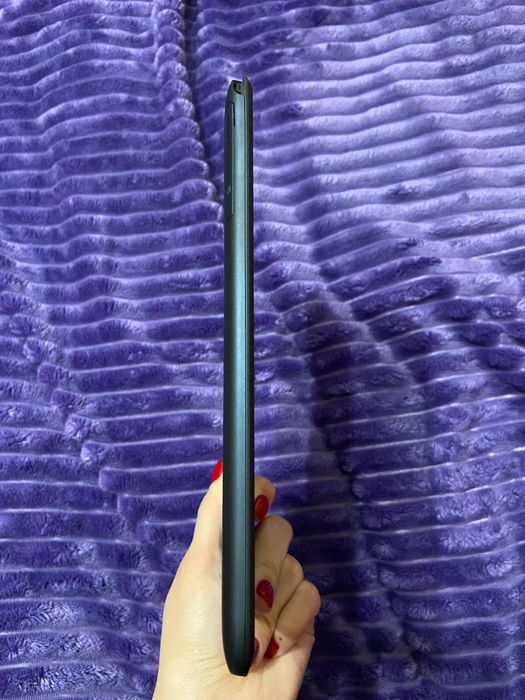 Планшет Lenovo A3500-F + чохол в подарунок