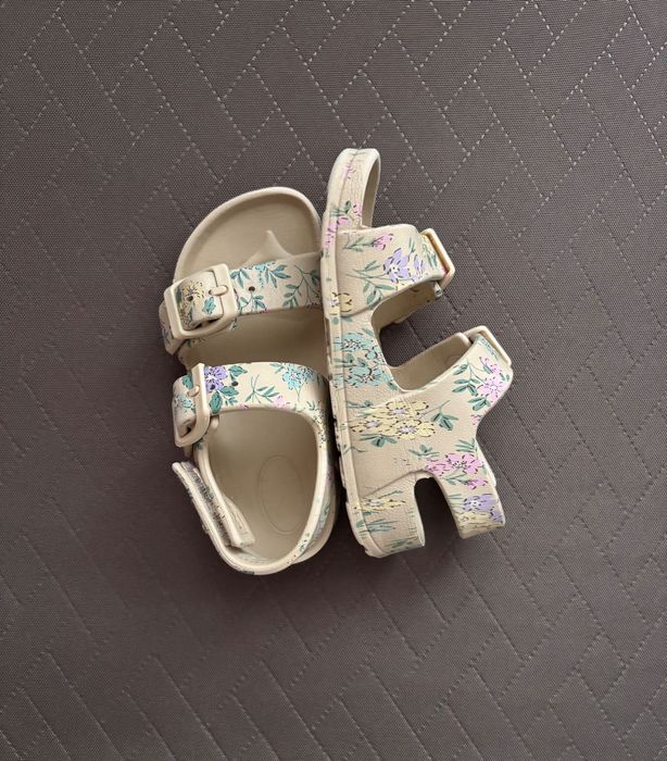 Дитячі босоніжки primark