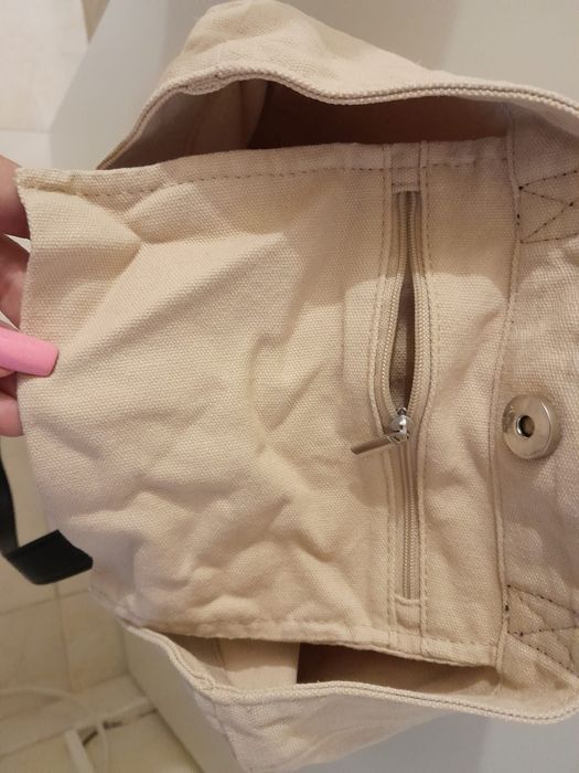 Saco de lona bege com o Dumbo, o icónico elefante voador da Disney