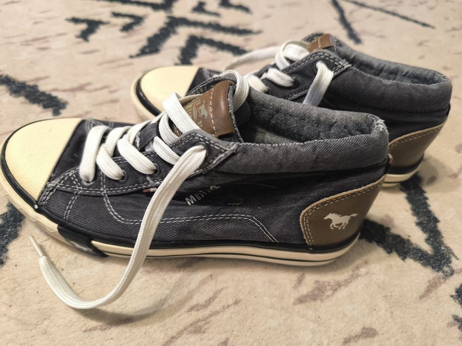 Дуже класні кеди