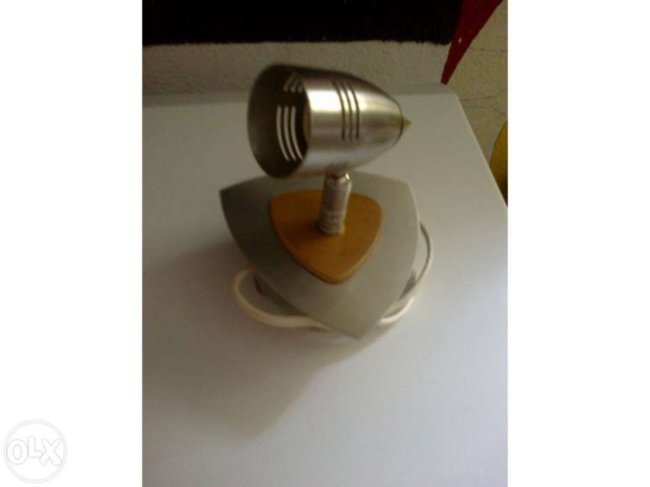 2 Apliques e foco Luz Verde