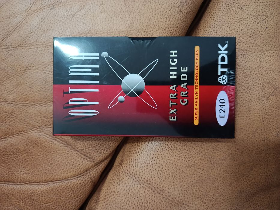 Câmara de Vídeo Antiga Hitachi VHS Movie + Mala Rígida e Acessórios