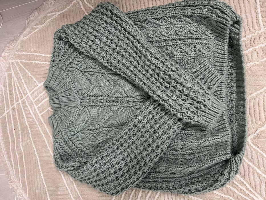 Продам кофту нову