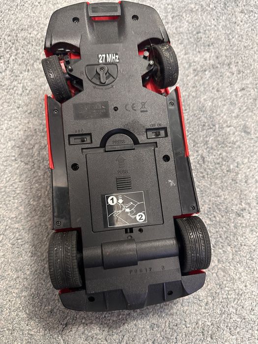 Дитяча машинка Ferrari на пульті