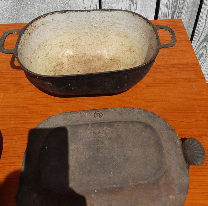 Żeliwne naczynie do pieczenia