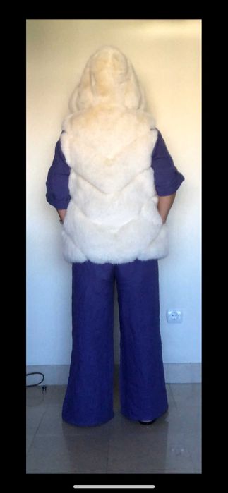 Colete pêlo sem mangas com capuz