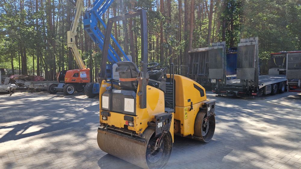 Walec drogowy  JCB VNT260  z 2011 roku 2.6 tony