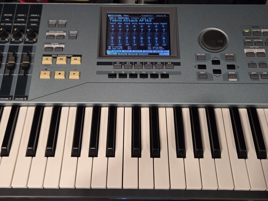 Yamaha motif xs 7 + case + 1GB RAM