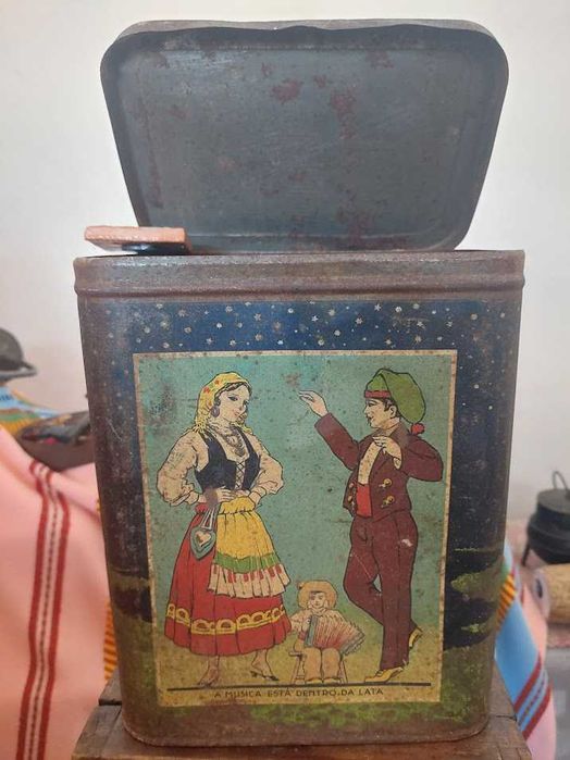 Selling Vintage Tins