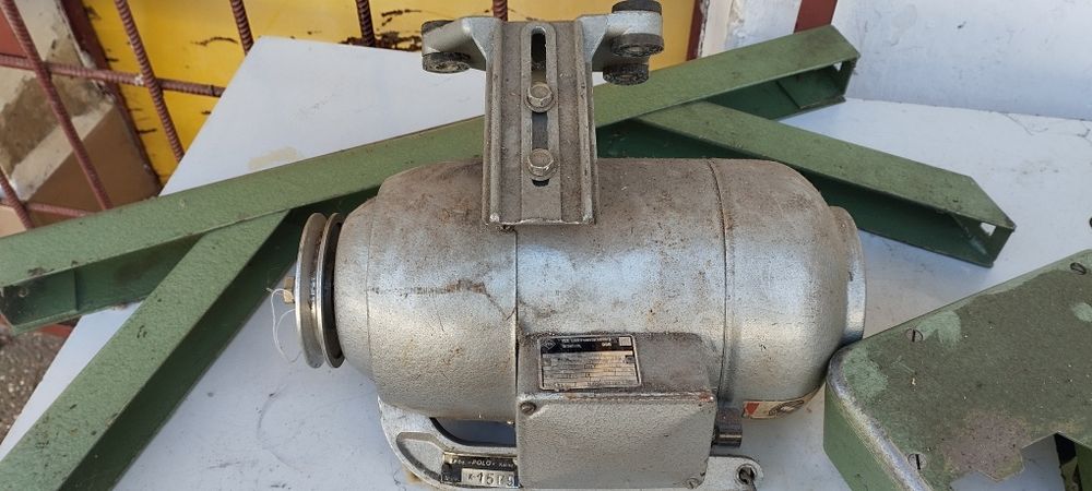 Overlock trzy nitkowy " babcia kapusta"