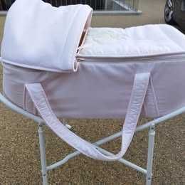 Berço / alcofa menina da marca CHICCO