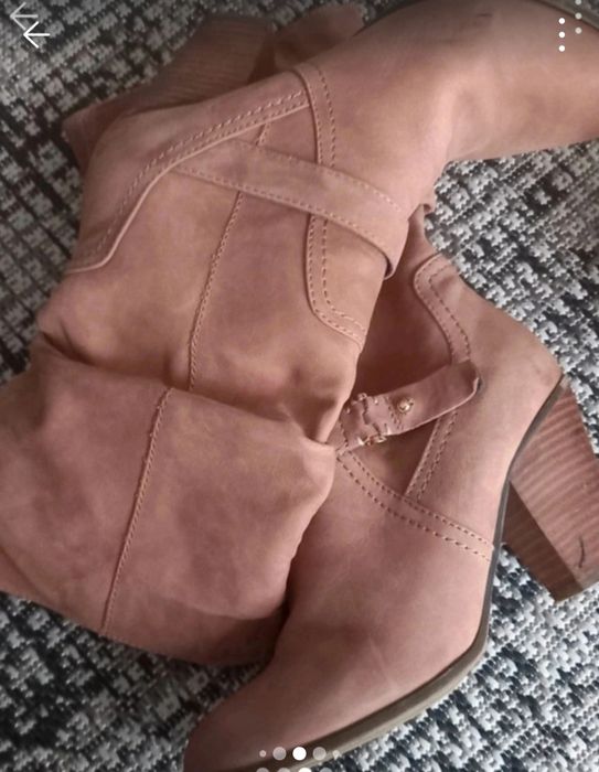 Botas de cano médio , pele macia, marca Aldo