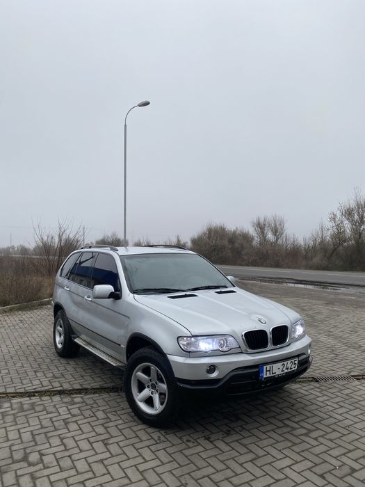 Авто на бойовому ходу
Двигун без нарікань
Ходова перебрана
Повний привід працює
Хороша комплектація 
Вебасто 
Чорна стеля
Грязьова гума
Фаркоп
Лед світло
Лобове скло розбите (відкрився капот)
Із документів техпаспорт 
Можна обмін