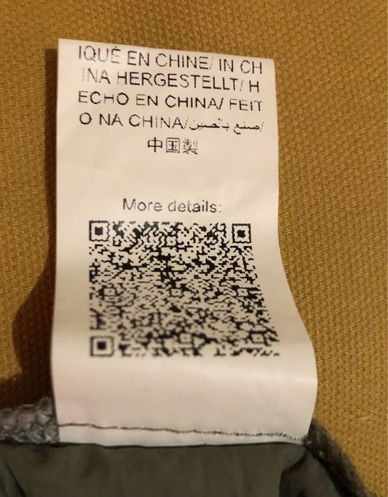 Calças largas com bolsos esverdeadas