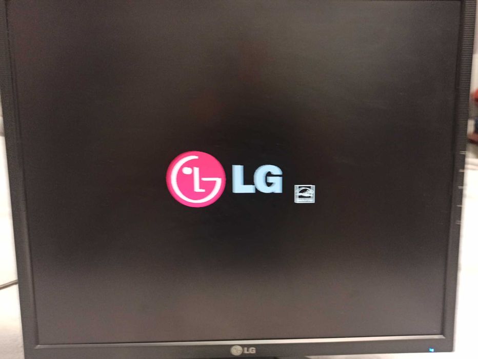 Монітор LG Flatron L1953TR-BF