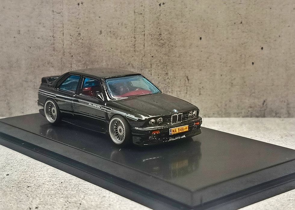 Model BMW M3 E30 Alpina B6 Hot Wheels