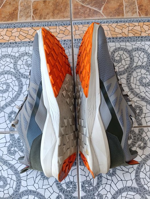 Salomon 45p. Чоловічі трекінгові кросівки.