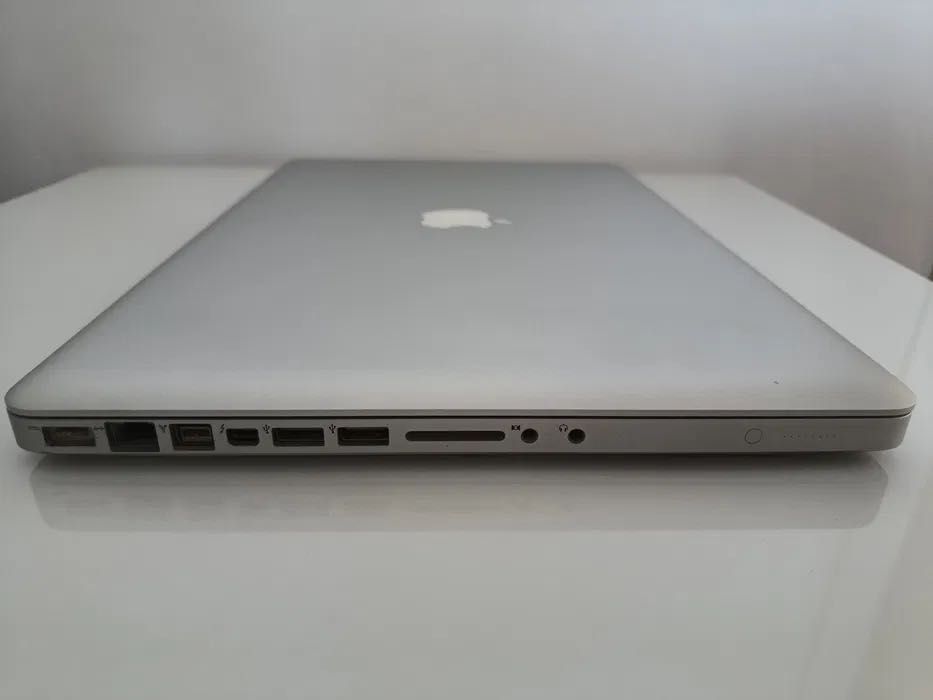 MacBook Pro 15' A1286 i7 8Gb ram 256 Gb ssd zasilacz